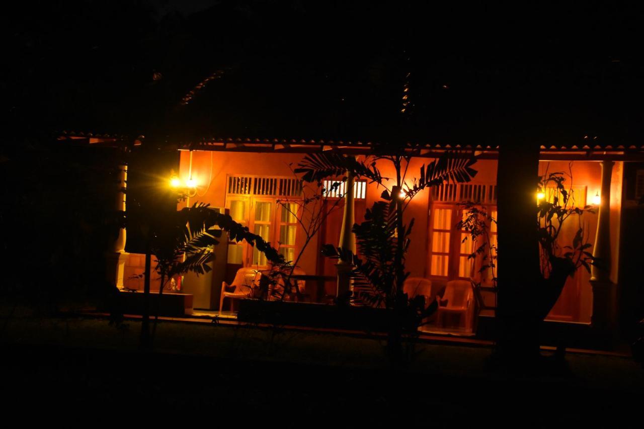 Leesa Villa Safari Resort Udawalawe Eksteriør billede