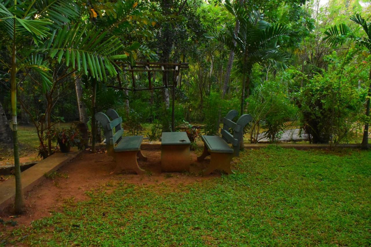 Leesa Villa Safari Resort Udawalawe Eksteriør billede